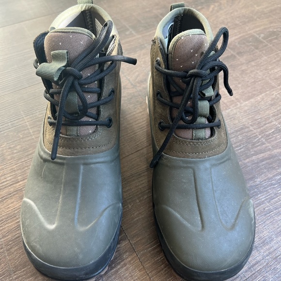 Bogs Classic Casual Lace Leather Boots - Women's olive color size 9 - Picture 3 of 9